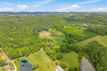 427 Hardin Rd, Kodak, TN 37764
