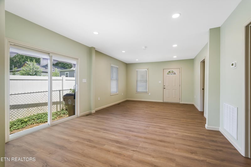 427 Oglewood Ave, Knoxville, TN 37917