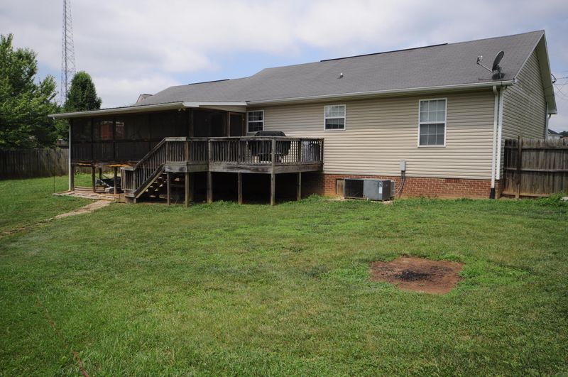 427 Pecan Cir, Corryton, TN 37721