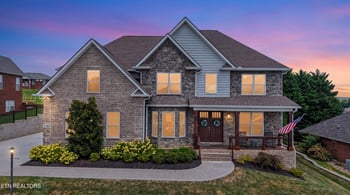 427 Royal Oaks Dr, Maryville, TN 37801