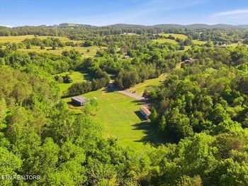 427 Thorngrove Pike, Kodak, TN 37764