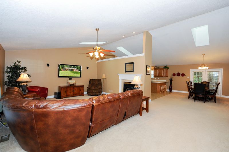4274 Pea Ridge Rd, Maryville, TN 37804