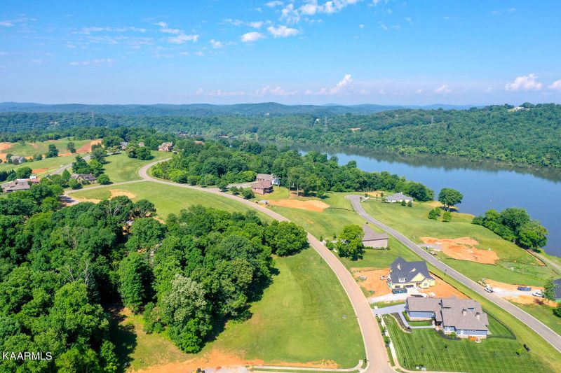 4276 Persimmon Rg, Loudon, TN 37774
