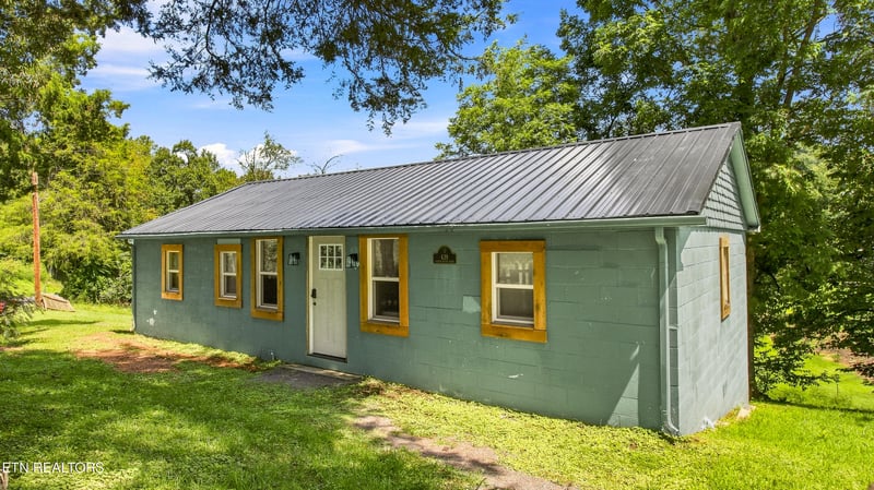 428 Green Welch Rd, Washburn, TN 37888