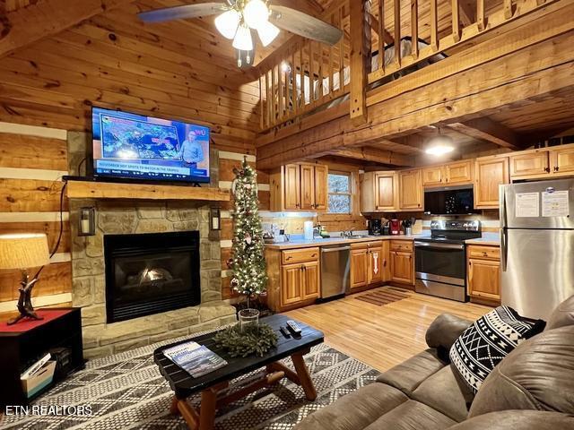 428 Hideaway Ridge Cir, Sevierville, TN 37862