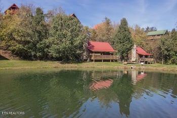 428 Hideaway Ridge Cir, Sevierville, TN 37862