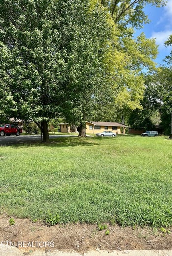 428 Kingston Ave, Oliver Springs, TN 37840