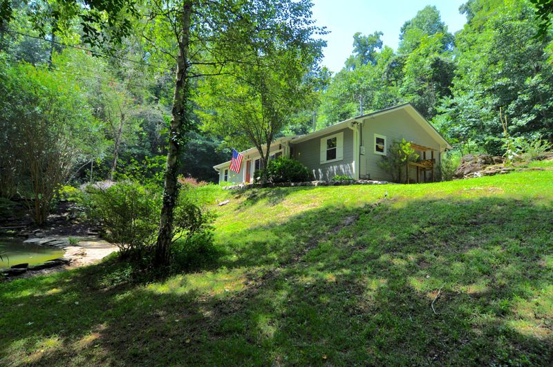 4288 Cub Dr, Louisville, TN 37777