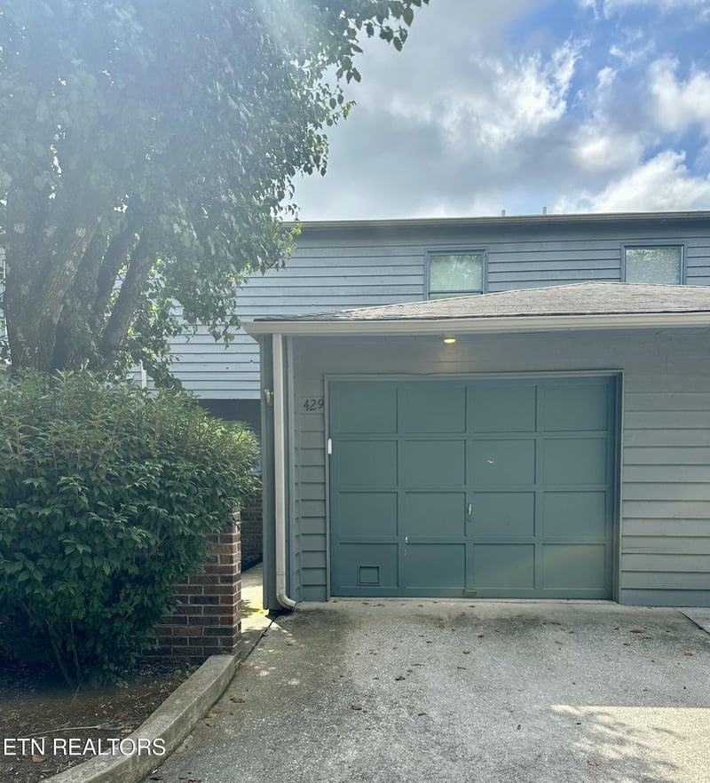 429 Bramblewood Ln, Knoxville, TN 37922