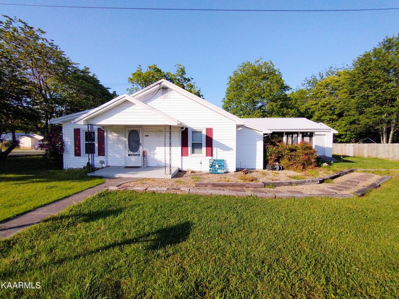 429 Copeland St, Clinton, TN 37716