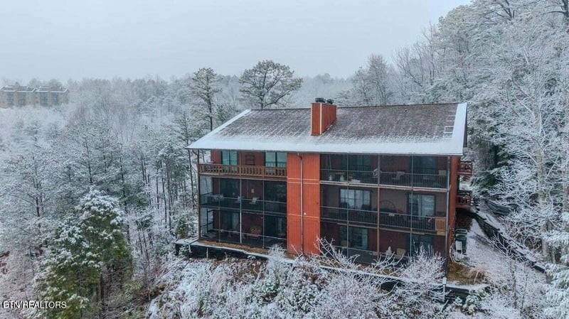 429 Deer Path Ln #APT 103, Gatlinburg, TN 37738