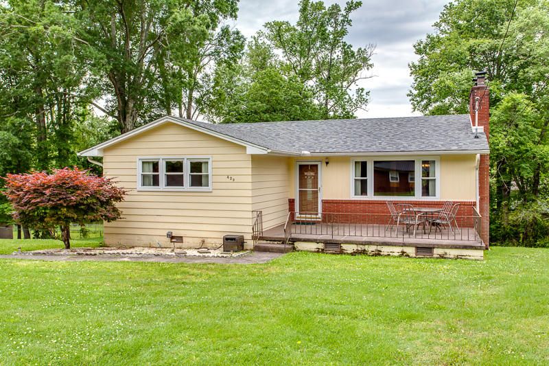 429 Oliver Dr, Oliver Springs, TN 37840
