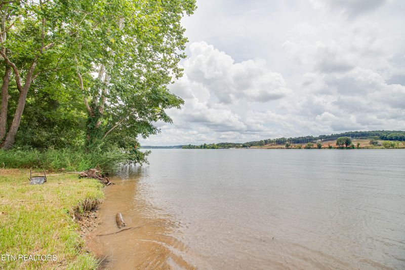 429 Valley Dr, Loudon, TN 37774