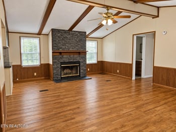 43 Cedar Ln, Crab Orchard, TN 37723