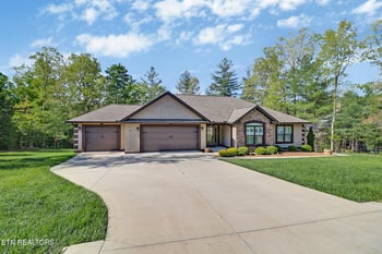 43 Renwick Dr, Crossville, TN 38558