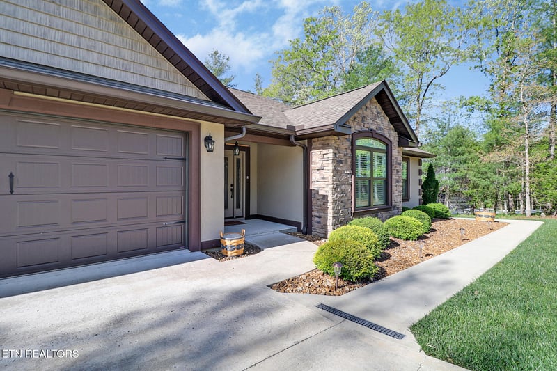 43 Renwick Dr, Crossville, TN 38558