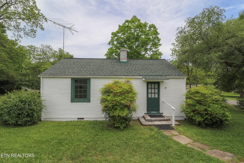 43 W Circle Rd, Norris, TN 37828