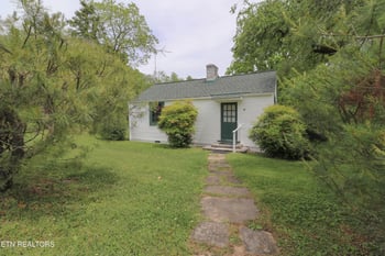 43 W Circle Rd, Norris, TN 37828
