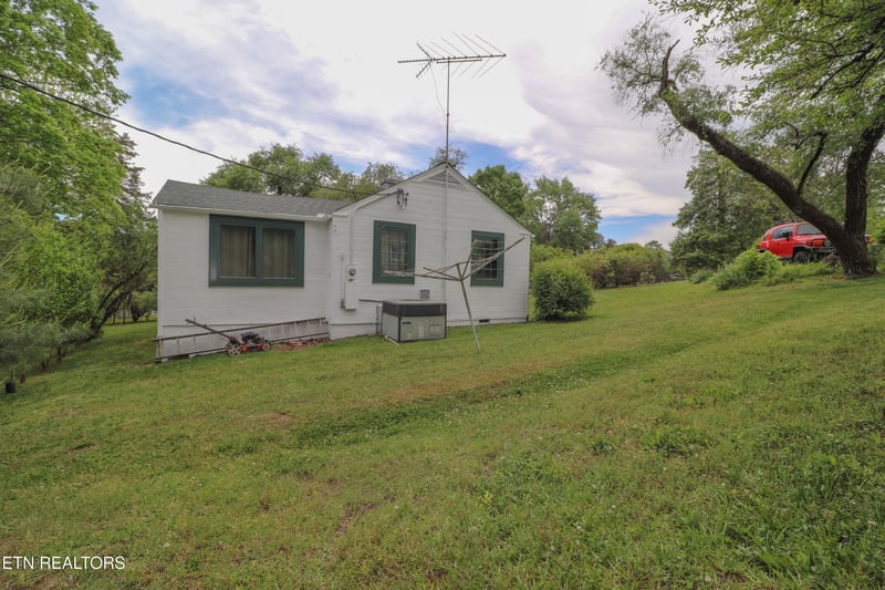 43 W Circle Rd, Norris, TN 37828