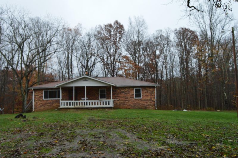 430 Bowling Rd, Robbins, TN 37852