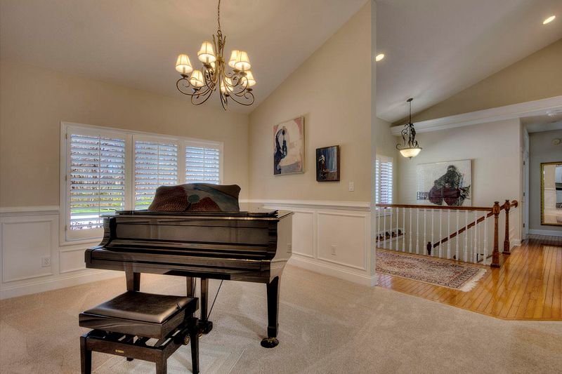 430 Cayuga Dr, Loudon, TN 37774