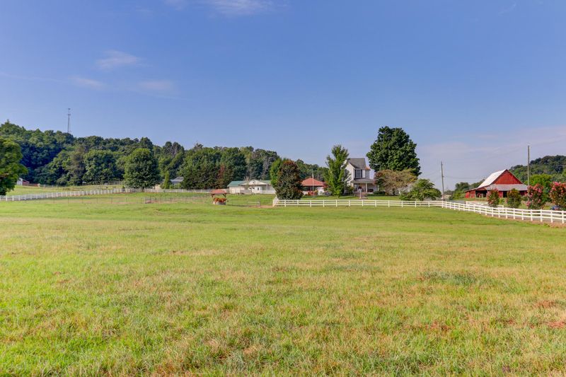 430 Indian Ridge Rd, Blaine, TN 37709