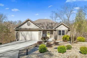 430 Larayne Hollow Rd, Sharps Chapel, TN 37866