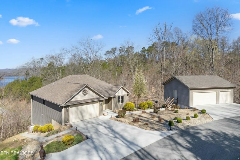 430 Larayne Hollow Rd, Sharps Chapel, TN 37866