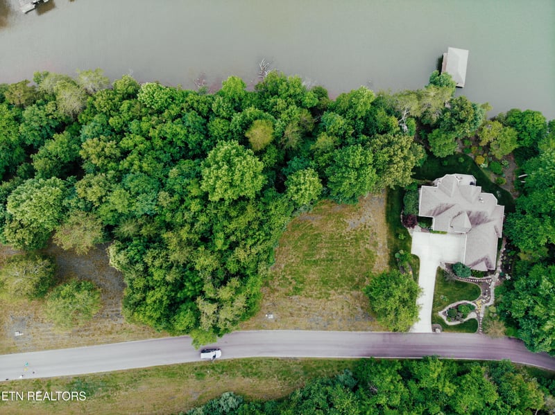 430 Marsh Hawk Dr, Vonore, TN 37885