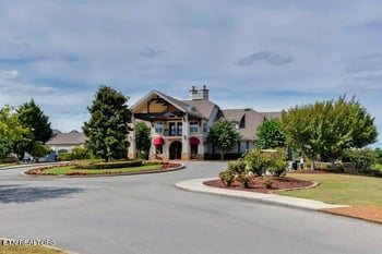 430 Marsh Hawk Dr, Vonore, TN 37885