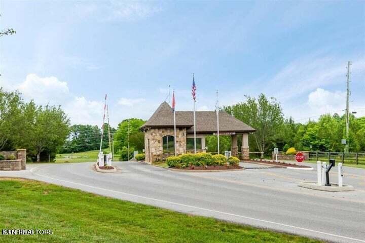 430 Marsh Hawk Dr, Vonore, TN 37885