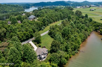 430 Marsh Hawk Dr, Vonore, TN 37885