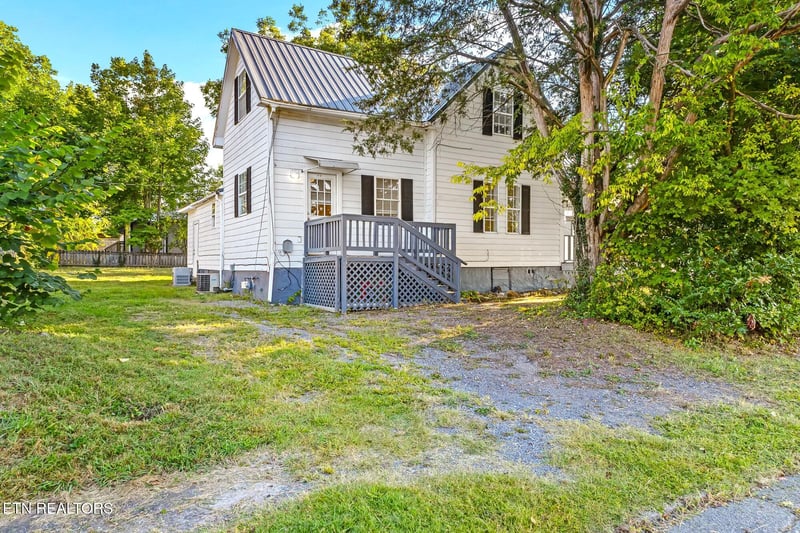 430 Ohio Ave, Etowah, TN 37331