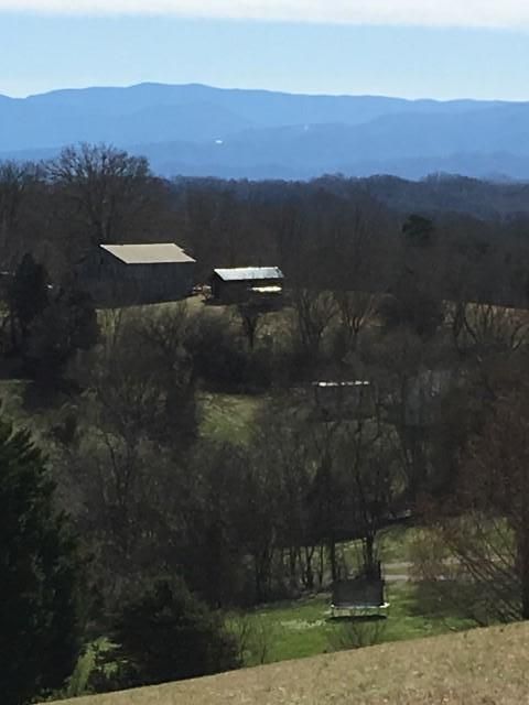 430 Summerhill Dr, Kodak, TN 37764