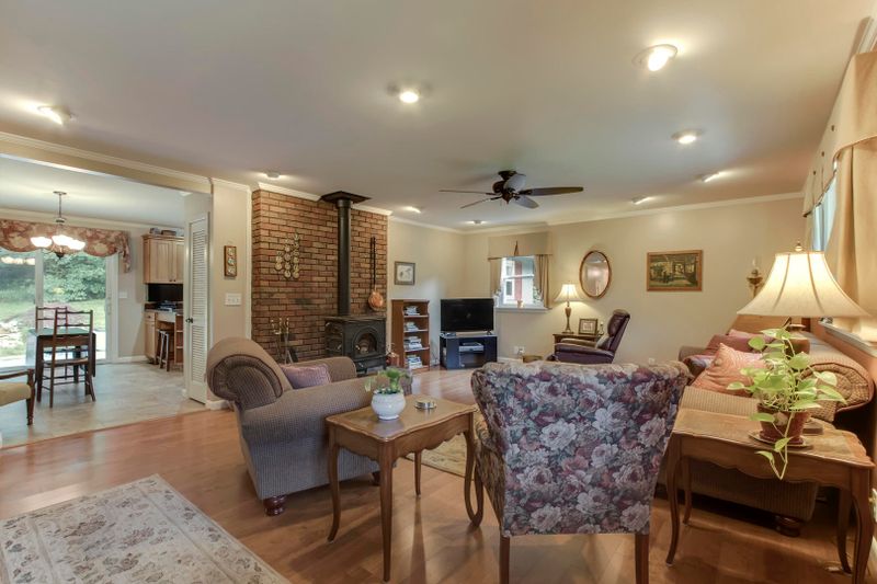 4300 Malone Rd, Loudon, TN 37774
