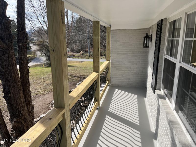 4301 E Raccoon Valley Dr, Powell, TN 37849