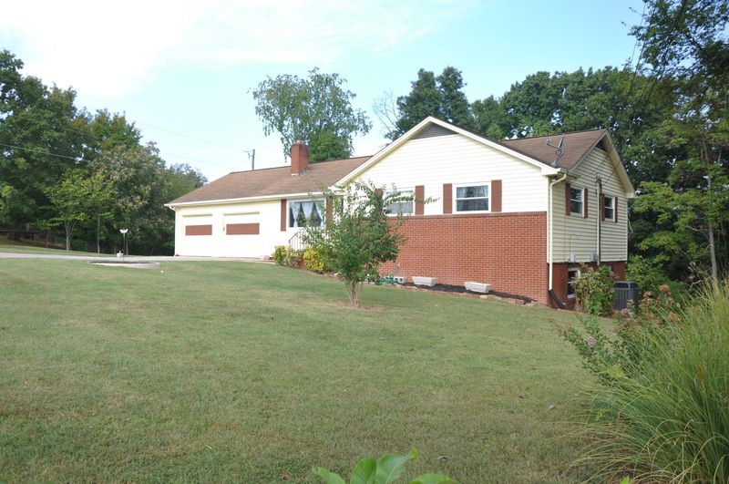 4301 Shangri La Dr, Knoxville, TN 37914