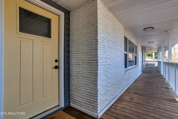 4304 NW Strolling Rd, Knoxville, TN 37912