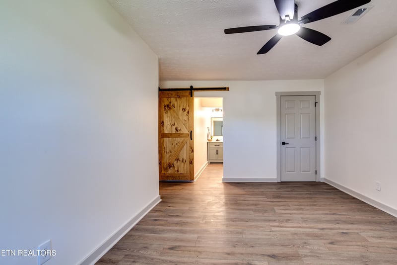 4304 NW Strolling Rd, Knoxville, TN 37912