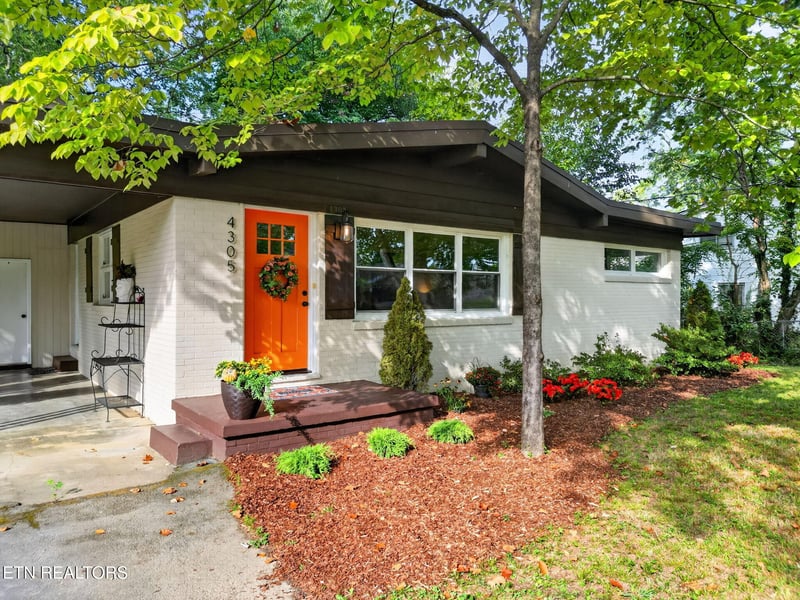 4305 Thornwood Dr, Knoxville, TN 37921