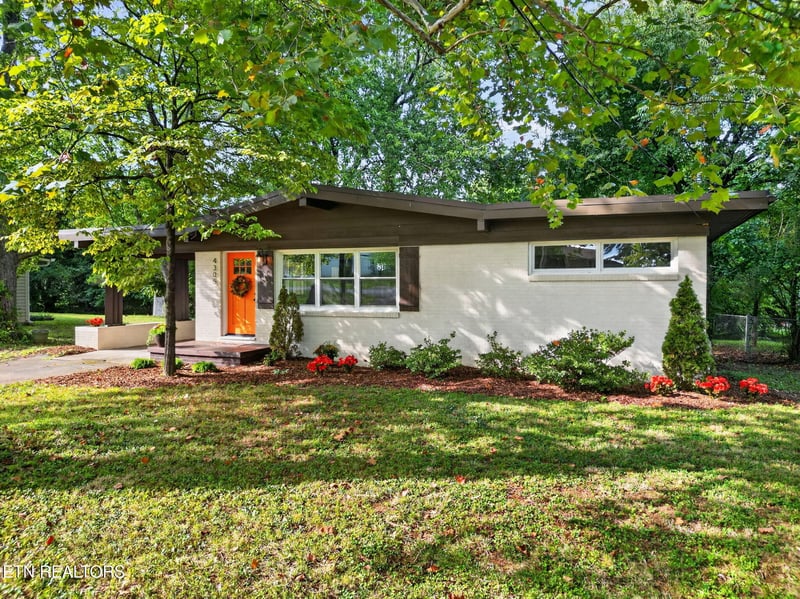 4305 Thornwood Dr, Knoxville, TN 37921
