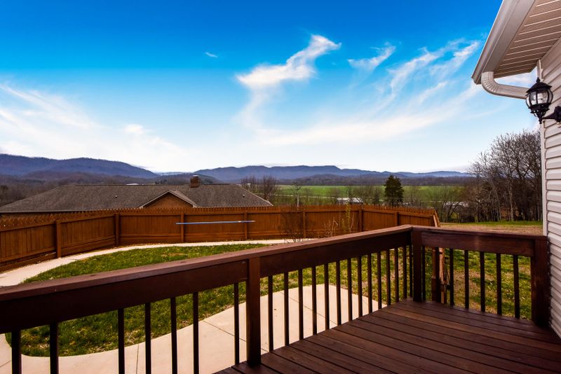 4308 Elnora St, Walland, TN 37886