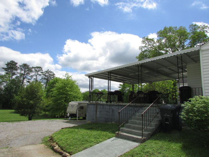 4308 Raven Rd, Knoxville, TN 37918