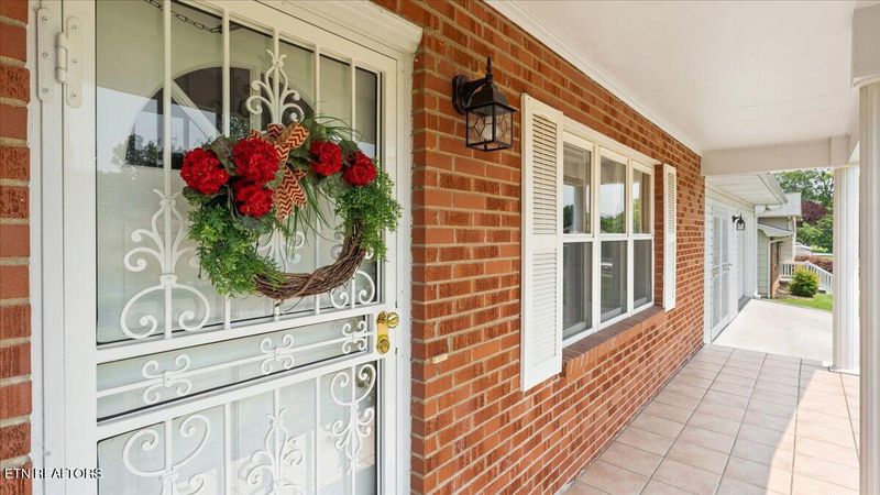 4309 Lonor Dr, Knoxville, TN 37918