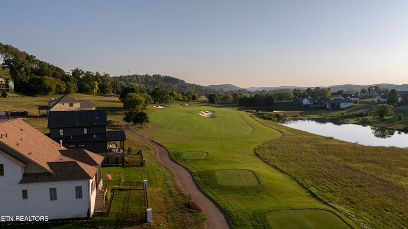 431 Black Bear Cir, Loudon, TN 37774