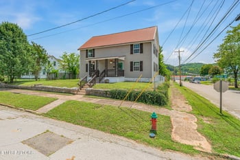 431 Carter Ave, Harriman, TN 37748
