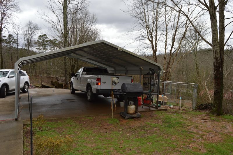 431 County Road 61, Riceville, TN 37370