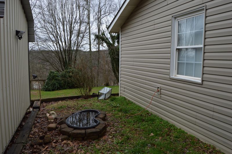 431 County Road 61, Riceville, TN 37370