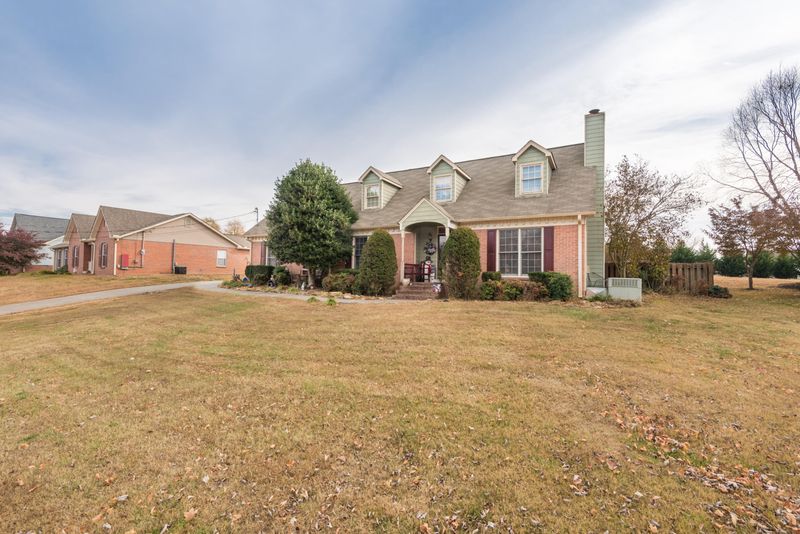 431 Dairy Ln, Lenoir City, TN 37772