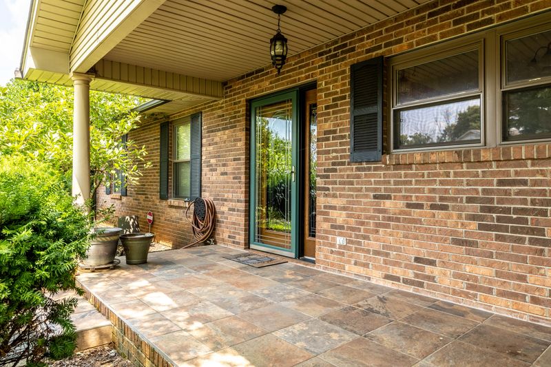 431 Golf View Dr, Maryville, TN 37801